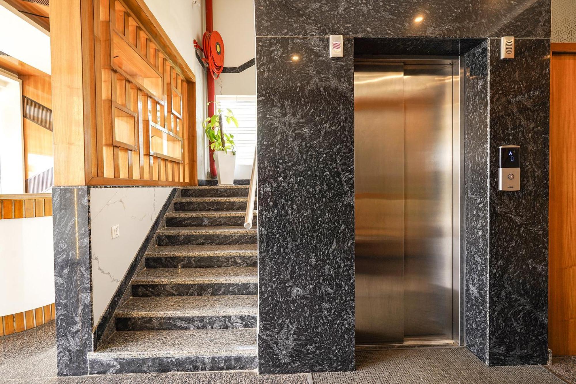 Fabhotel Prime Mayuri Residency Бангалор Екстериор снимка